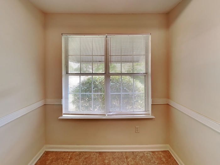 Building Photo - 1410 Stoneleigh Way