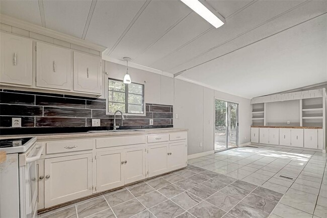 Building Photo - 14572 Hasara Ln