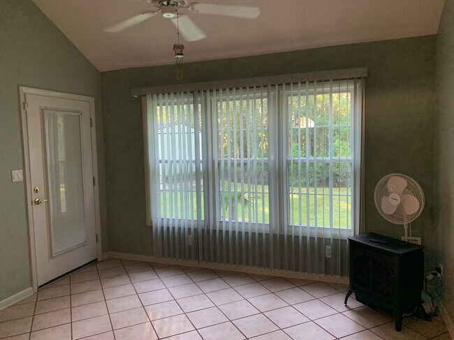Building Photo - Three Bedroom, 2 Bath Home in Longs. Available Soon! Carolina Room, Enclosed Patio, Two Car Garag...