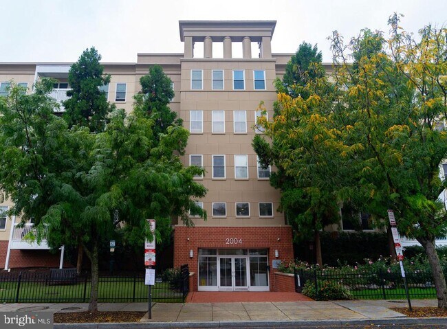 Primary Photo - 2004 11th St NW