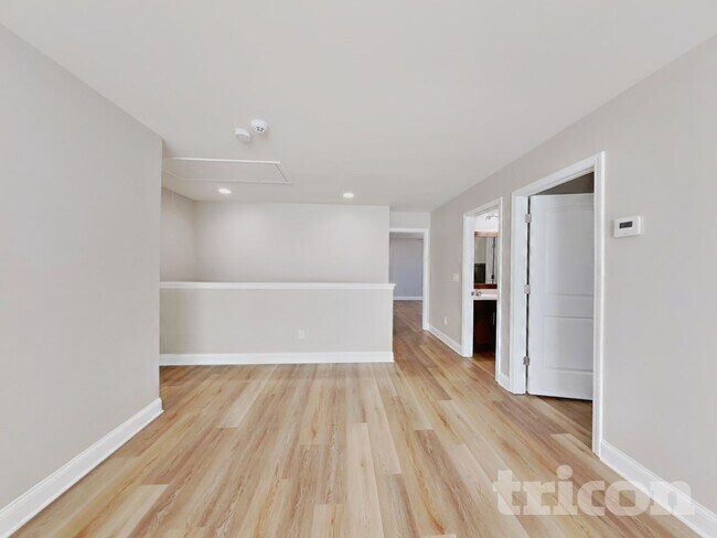 Building Photo - 50 Gallery Park Dr