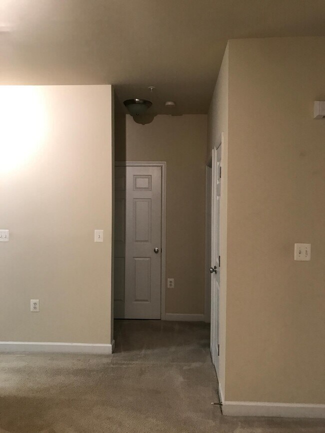 Building Photo - 42530 Mayflower Terrace