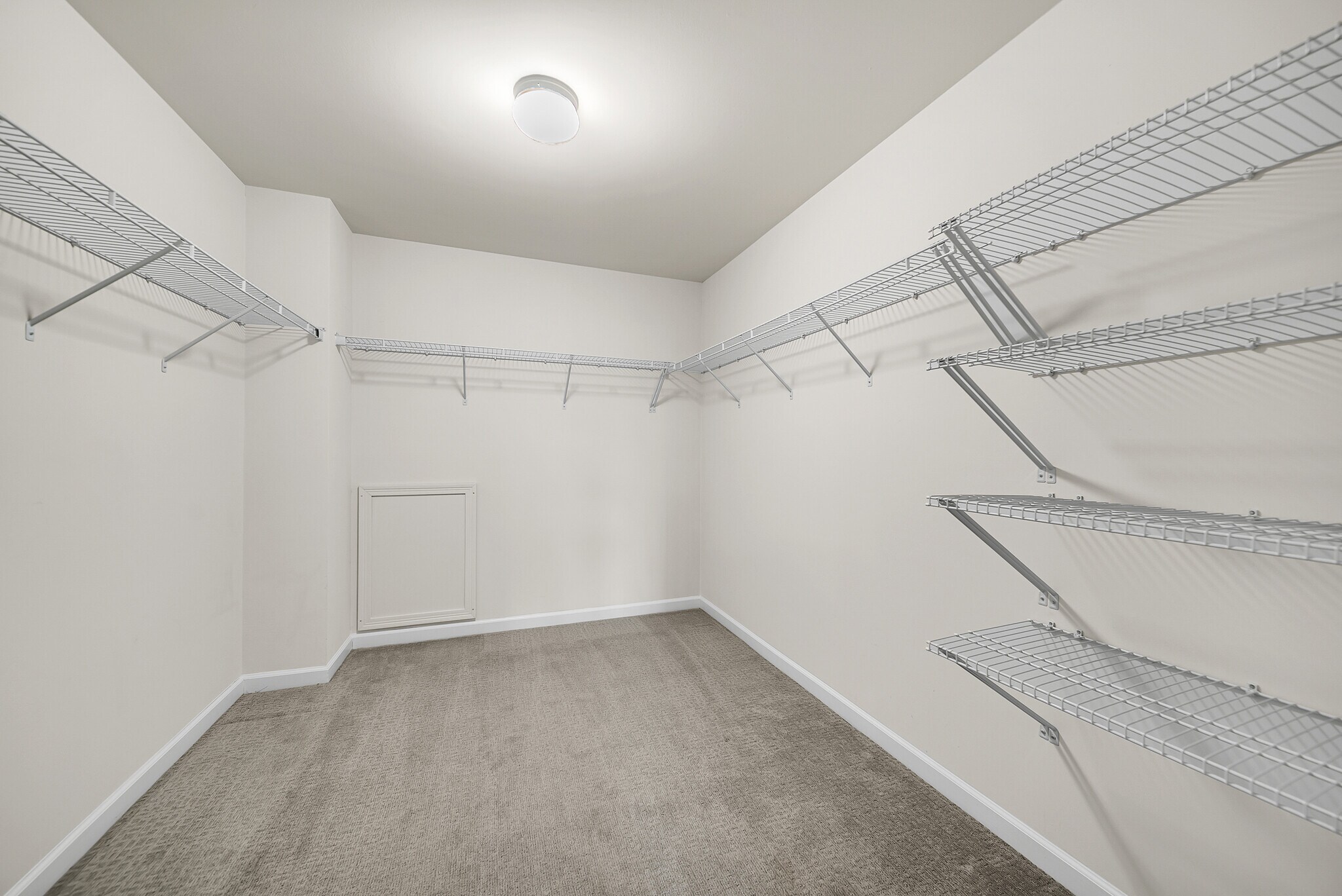 Building Photo - 5 Chestnut Crk