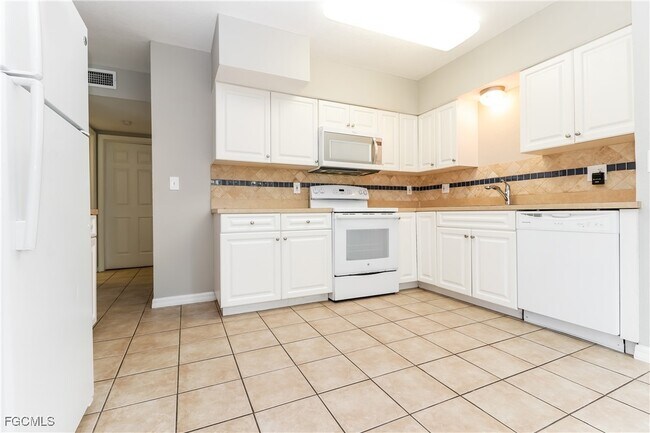 Building Photo - 1450 Mandel Rd