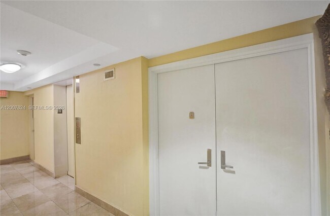 Building Photo - 151 SE 15th Rd