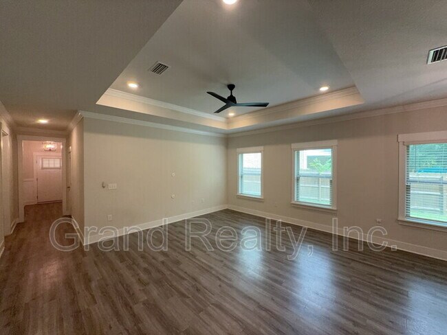 Building Photo - 10035 Tuscan Ct