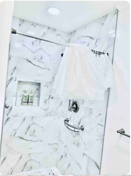 Building Photo - A1 Carlson Ct