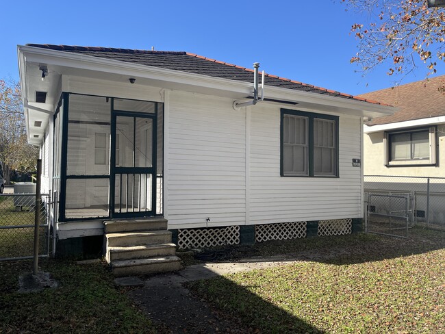 Rear porch - 1406 Shirley Dr