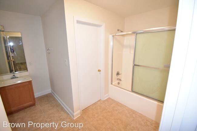 Building Photo - 453 Sheffield Ct