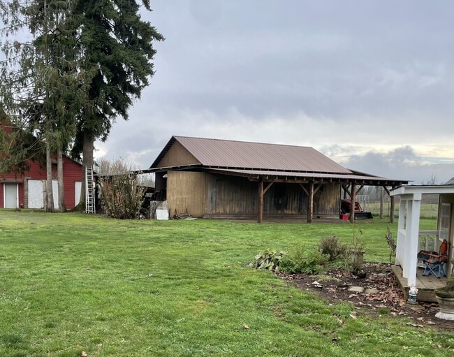 Building Photo - Adorable Updated Farmhouse in Creswell, OR