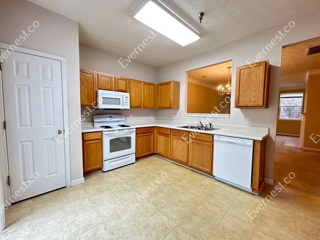 Building Photo - 128 Weatherstone Square Dr