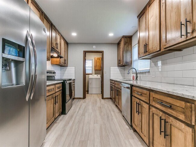 Building Photo - 2641 Osborne Dr