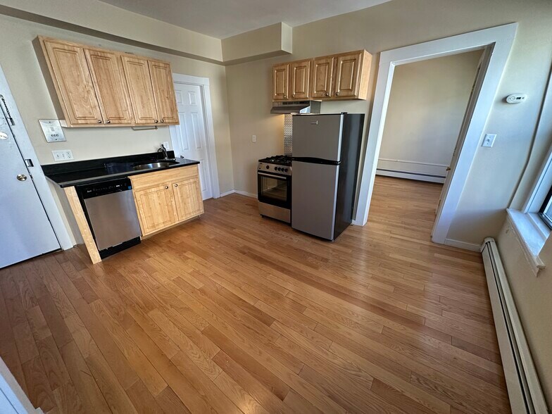 Building Photo - 238 Cambridge St