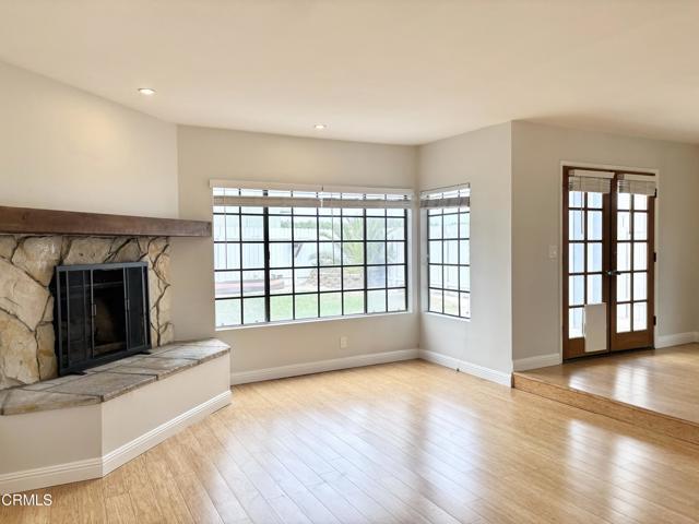 Building Photo - 864 Dunes St