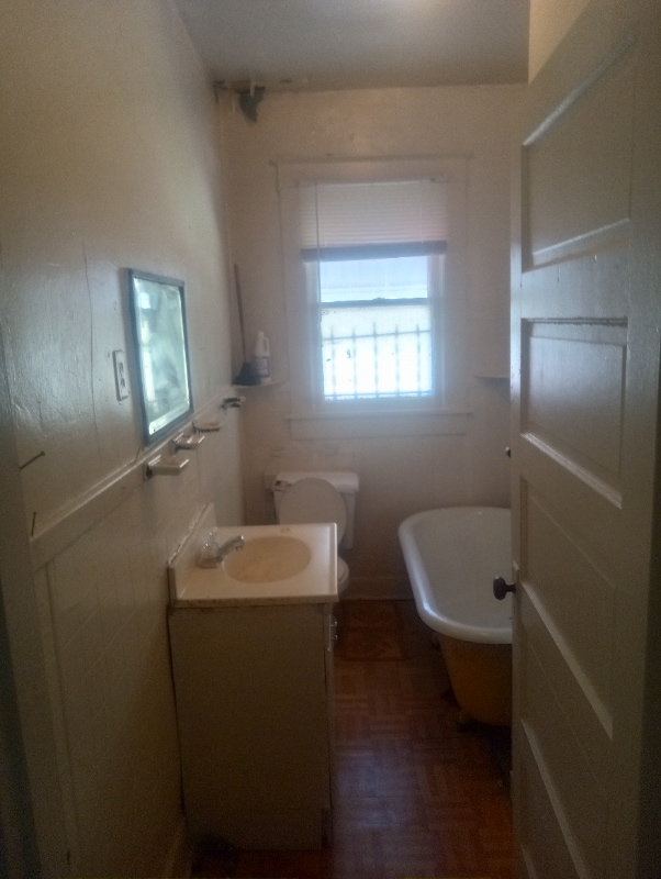 Building Photo - 374 Person