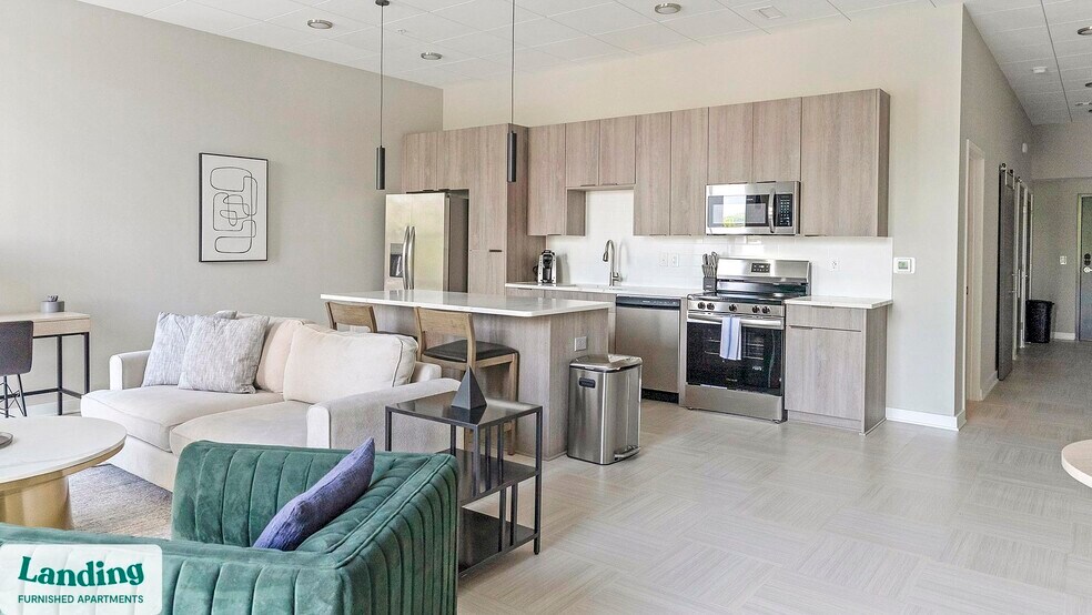 Building Photo - 600 19th St N