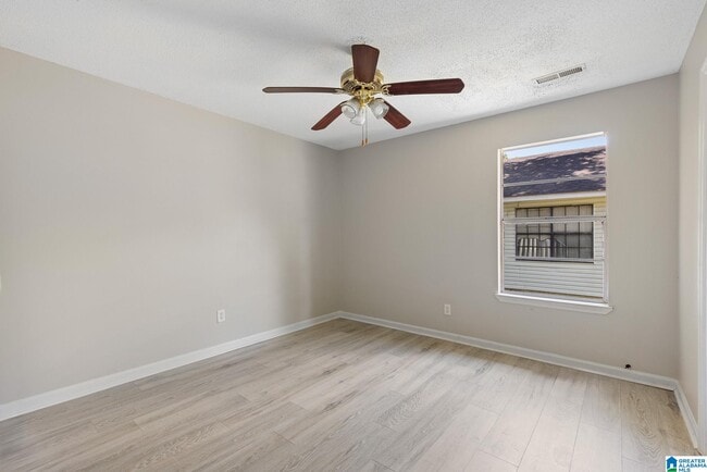 Building Photo - 63 Bluebell St