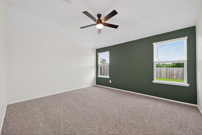 Building Photo - 11933 Summer Oak Trl