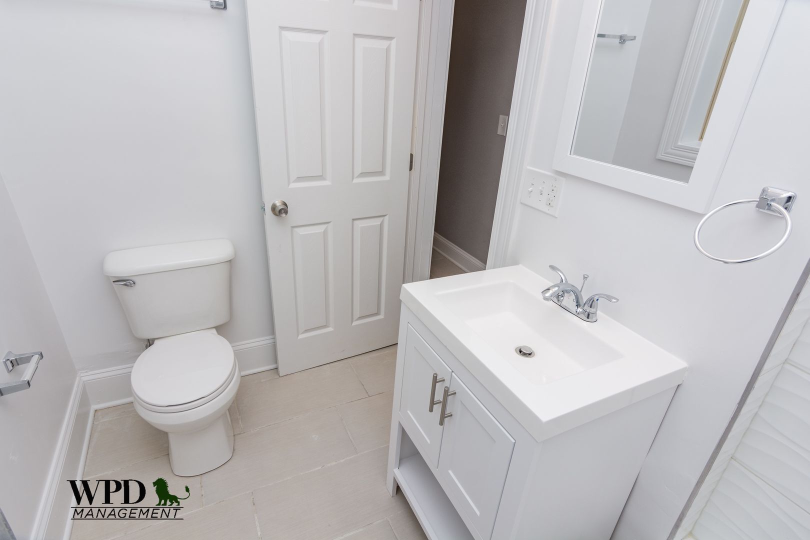 Building Photo - 943 W 78th St