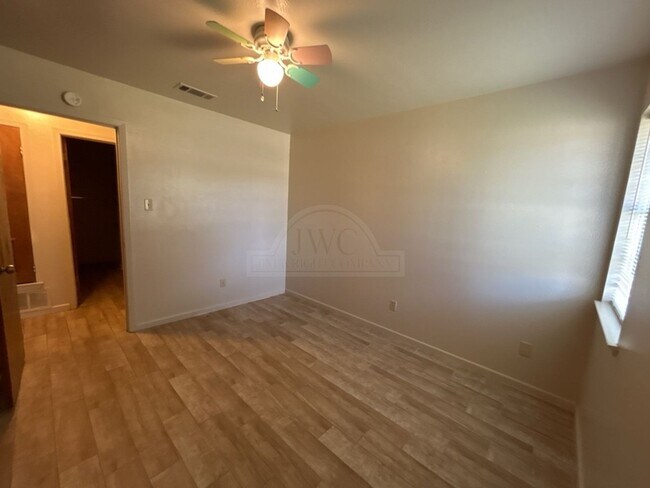 Building Photo - 2401 Mather Dr