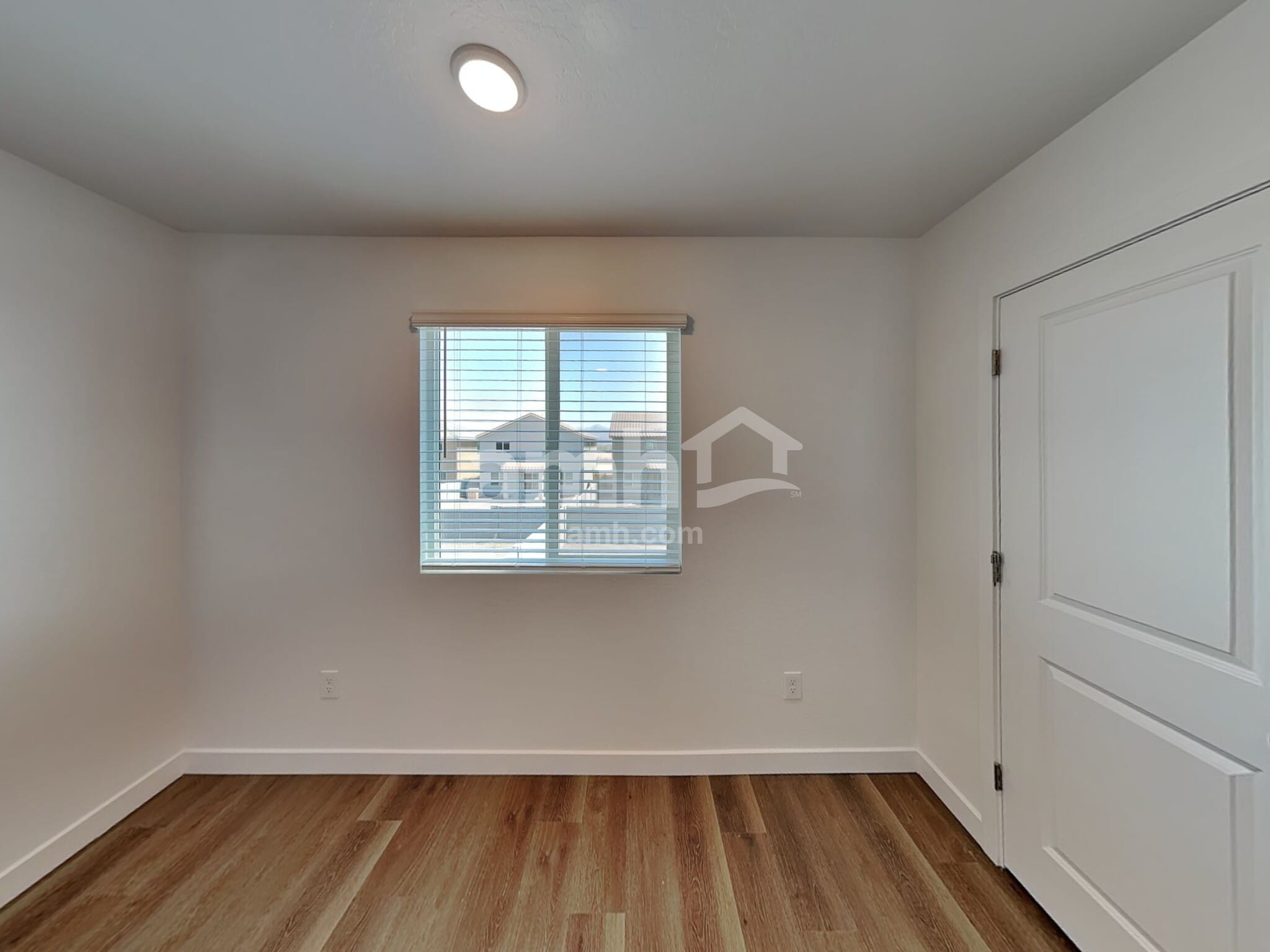 Building Photo - 9837 W Parkway Dr