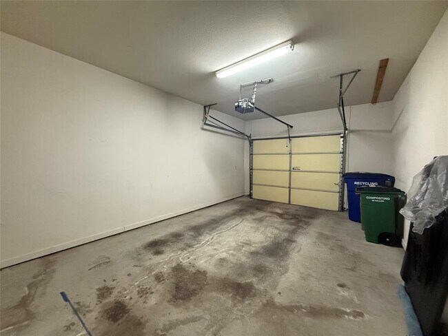 Building Photo - 1201 Grove Blvd
