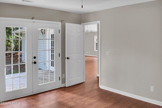 Building Photo - 25 Robin Way