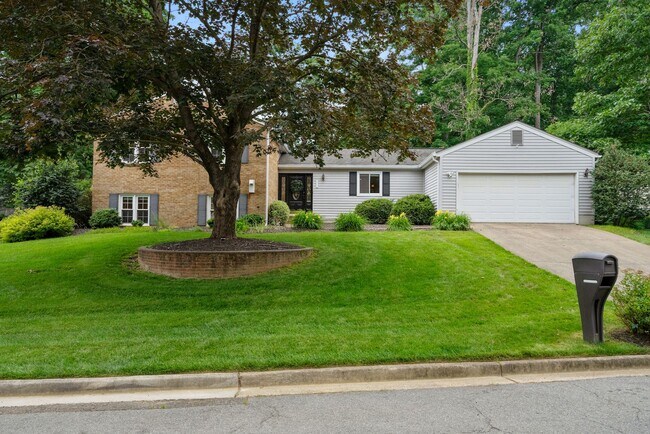 Building Photo - 9633 Cinnamon Creek Dr