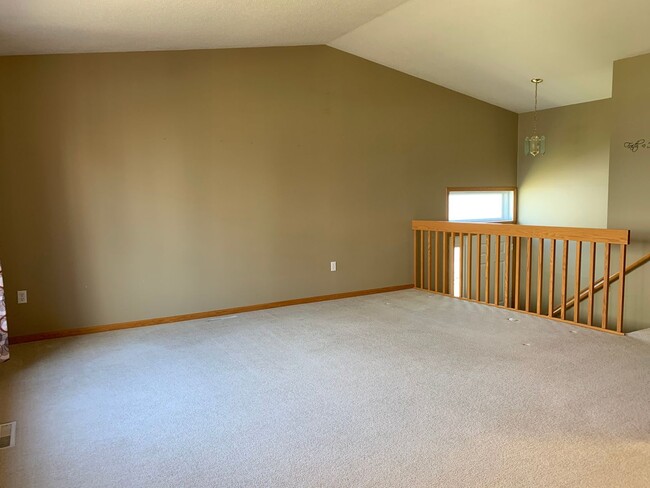 Building Photo - 3 Bedroom Twinhome in South Fargo!!