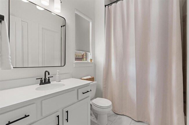 Building Photo - 3800 Sandhill Crane Dr