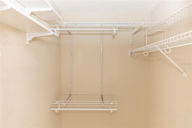 Building Photo - 128 Brushcreek Dr
