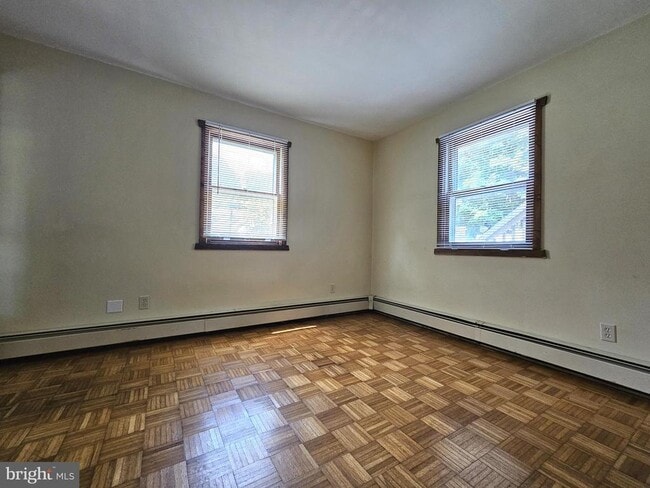 Building Photo - 3400 Hazelwood Ave