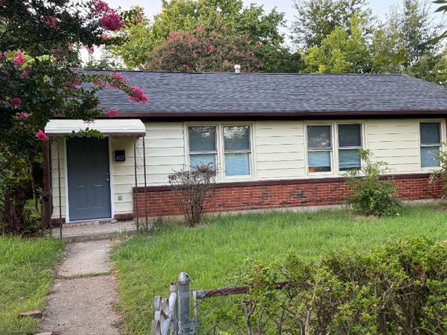 Building Photo - 2208 Ford Ave