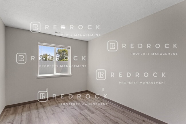 Building Photo - 710 Jones Ln
