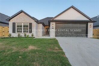 Building Photo - 4189 W Barhem Dr