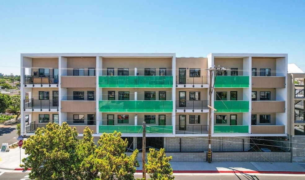 Primary Photo - Backhouse Apartments