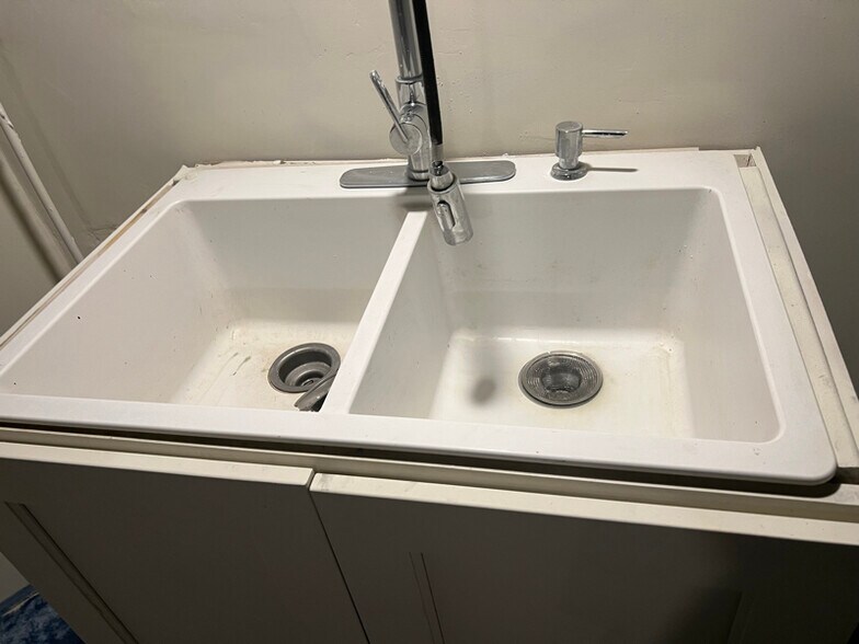 Building Photo - 400 Normandy Ave