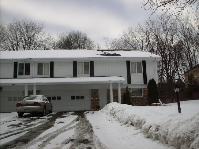 Building Photo - 5218 Malibu Dr