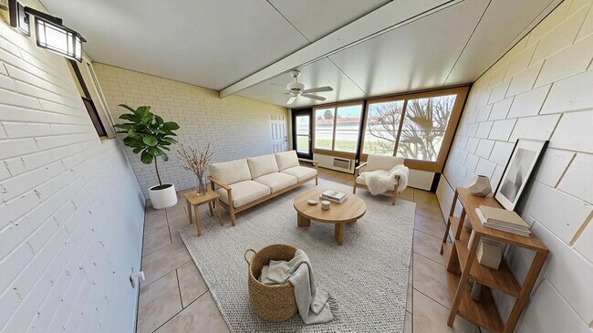 Building Photo - Great 2 bedrooms and 1 bathrooms Beach House