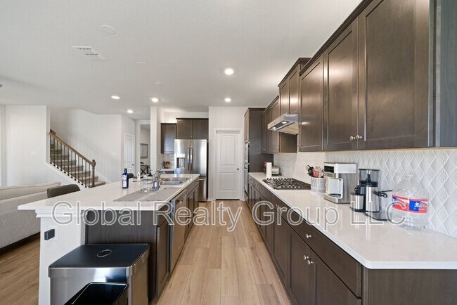 Building Photo - 6735 Shiraz Wy