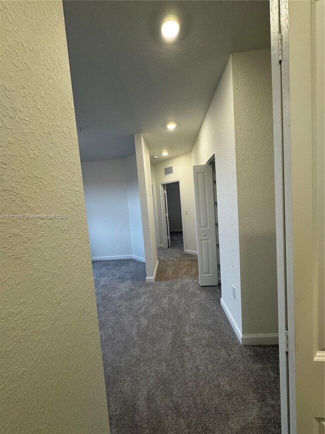 Building Photo - 104 SW 184th Way