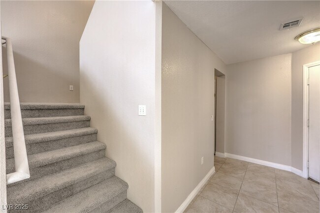 Building Photo - 1453 Rothwell Ct