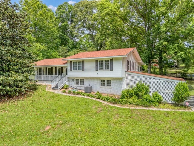 Primary Photo - 83 Summit Ridge Cir SE