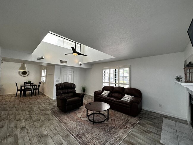 Building Photo - Furnished 3 Bedroom Condo across from Golf...