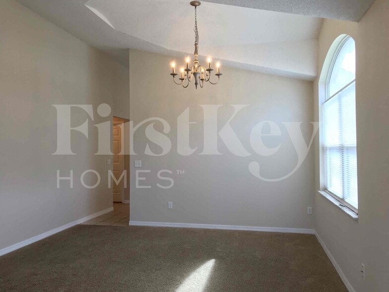 Building Photo - 601 Celito Dr