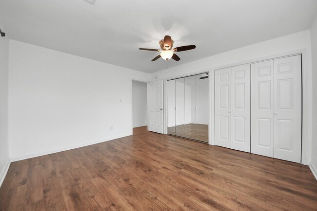 Building Photo - 10327 Sageburrow Dr