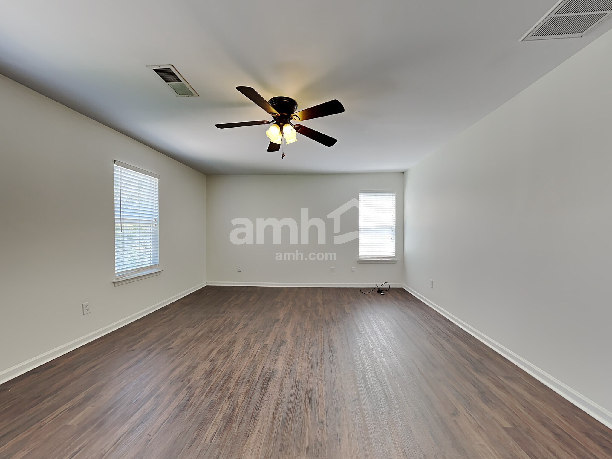 Building Photo - 4095 Shadetree Dr
