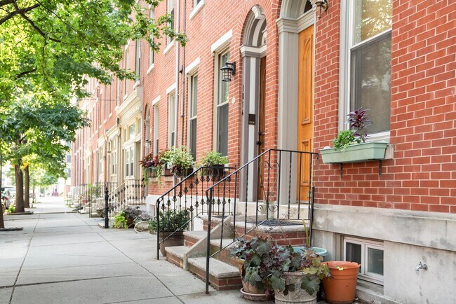 Primary Photo - 1825 Fairmount Ave