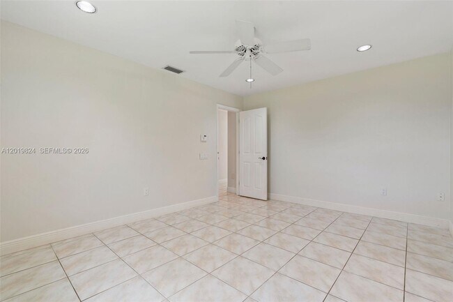 Building Photo - 16035 SW 173rd Ave