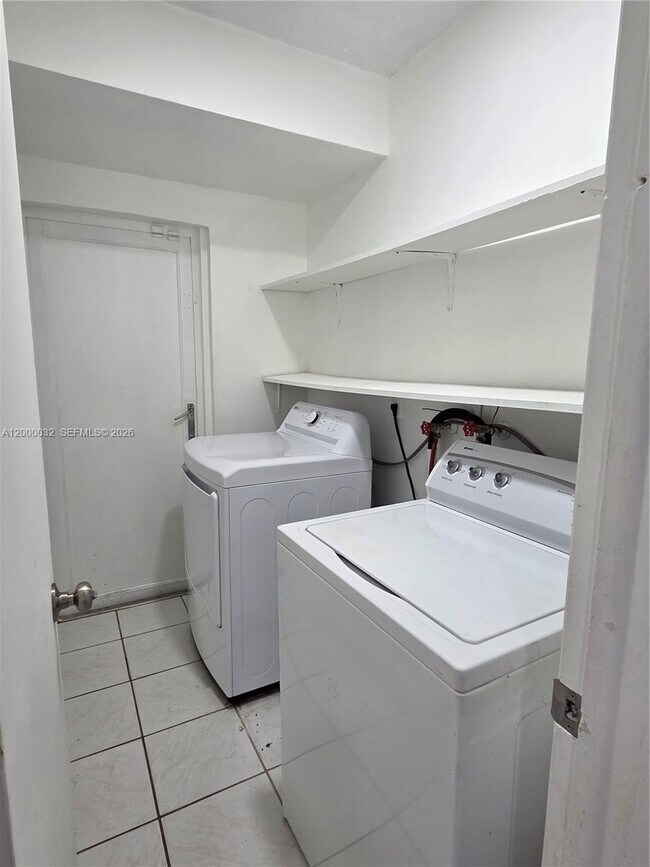 Building Photo - 400 NE 142nd St